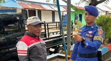 Polisi RW Polairud Bengkulu Sosialisasi Cuaca Buruk ke Warga Kampung Bahari