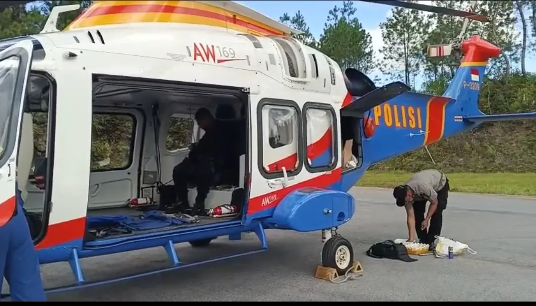 Wilayah Terisolasi Dijangkau dari Udara, Polri Lakukan Airdrop Bantuan ke Sumut, Sumbar, dan Aceh
