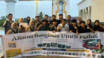 Kader HMI Unras menggalang dana bantuan untuk bencana Sumatera