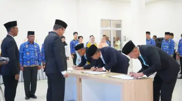 Pengambilan Sumpah Jabatan Admnistrator Serta Serah Terima Jabatan Kepala Kantor Imigrasi Bengkulu