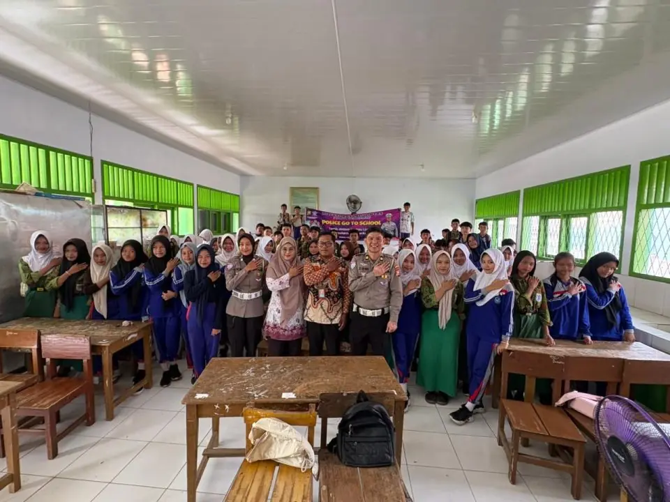 Edukasi Tertib Lalu Lintas, Ditlantas Polda Bengkulu Sambangi SMPN 16
