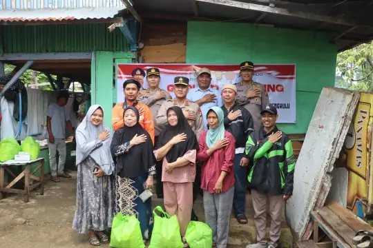 Kapolda Bengkulu Resmikan Rumah Bantuan dan Mulai Pembangunan Rumah Ojol