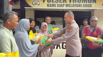 Kapolres Aceh Selatan Salurkan Bantuan untuk Warga Terdampak Banjir di Trumon