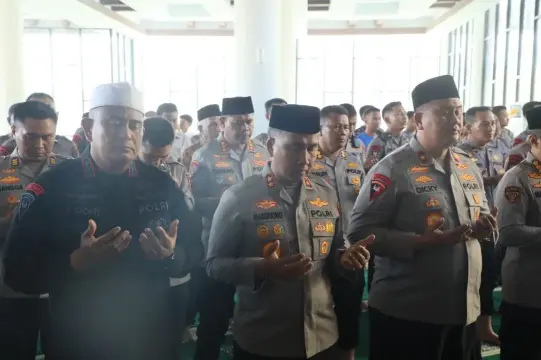 Polda Bengkulu Gelar Salat Ghaib dan Istighosah untuk Korban Bencana di Sumut, Sumbar, dan Aceh