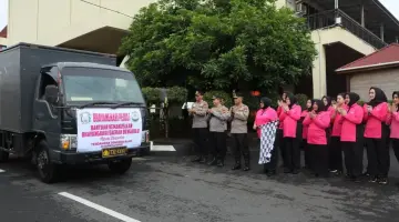 Polda dan Bhayangkari Bengkulu Salurkan Bantuan ke Sumatera Barat