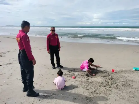 Polisi Patroli di Pantai Panjang, Pengunjung Diimbau Waspada