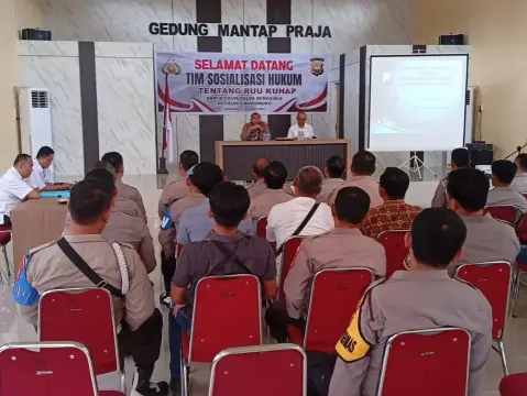 Polres Mukomuko Perkuat Pemahaman Anggota Lewat Sosialisasi RUU KUHAP Terbaru