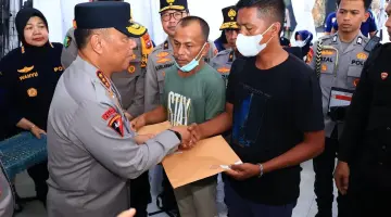 Wakapolri Tinjau Posko Antemortem Dvi Pasca Bencana di Sumatera Barat