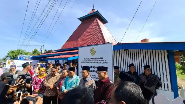 Menbud Fadli Zon Resmikan Pemugaran Masjid Tua Bengkulu Tengah