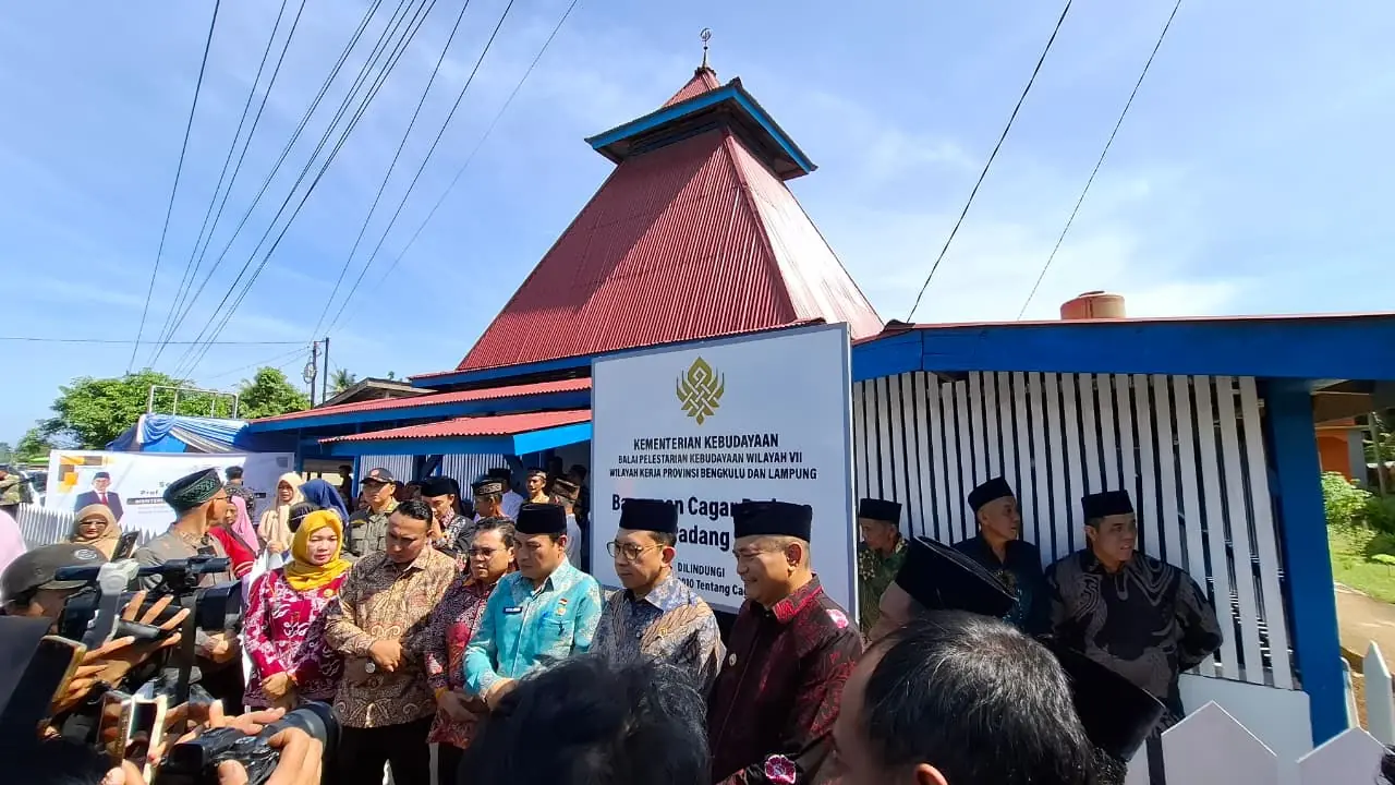 Menbud Fadli Zon Resmikan Pemugaran Masjid Tua Bengkulu Tengah
