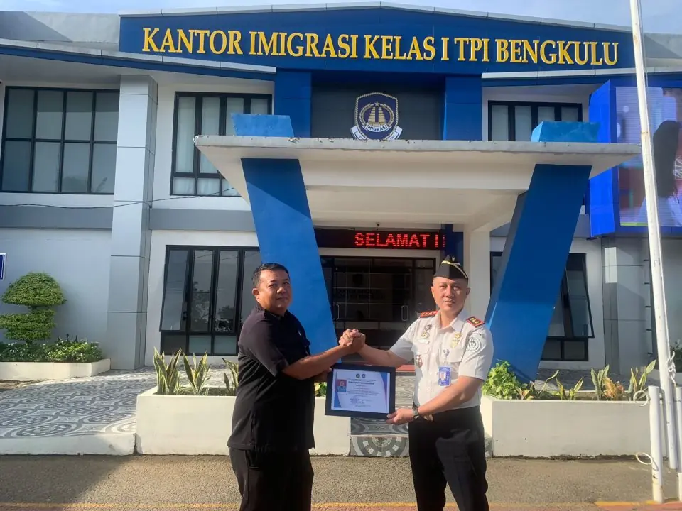 Apel Pagi Senin, Imigrasi Bengkulu Perkuat Disiplin dan Apresiasi Pegawai Berprestasi