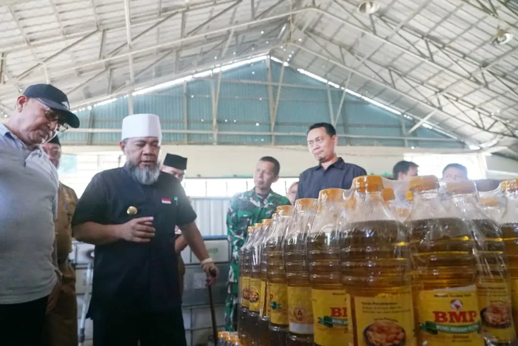 Gubernur Bengkulu Tinjau Produksi Minyak Goreng Bumi Merah Putih