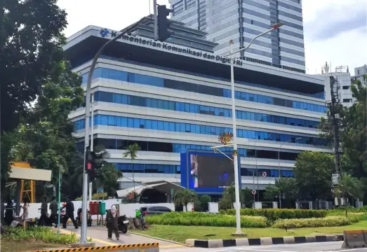 Komdigi Mulai Seleksi Pengguna Pita Frekuensi Radio 700 MHz dan 2,6 GHz 