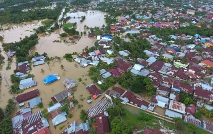 Foto udara kawasan terdampak banjir di tanjug agung  kawasan kota, Bengkulu, Selasa (7/4/2026). Tingginya intensitas hujan dua hari terakhir serta meluapnya air sungai Bengkulu mengakibatkan banjir di sejumlah titik tanjung agung  di kota dan kabupaten se-provinsi Bengkulu termasuk Bengkulu Selatan, Kepahyang, Rejang Lebong, Lebong, Bengkulu Utara, Muko - Muko, dan Seluma.