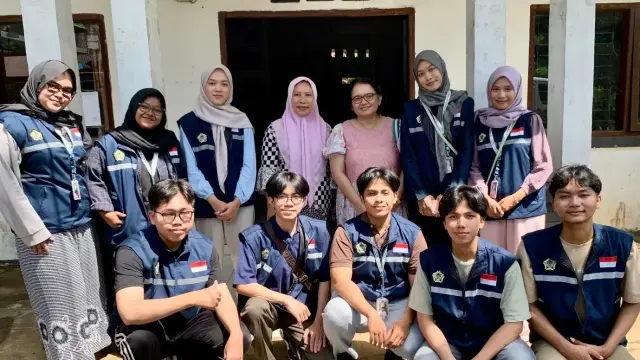 Mahasiswa Kuliah Kerja Nyata (KKN) Universitas Bengkulu Periode 108 Kelompok 15