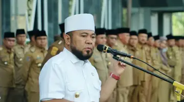 Gubernur Helmi Hasan Pastikan Gaji ke-13 Segera Dibayar