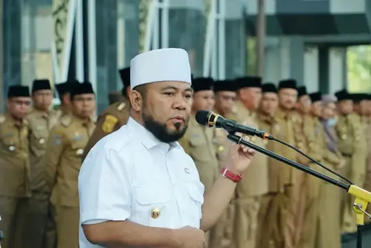 Gubernur Helmi Hasan Pastikan Gaji ke-13 Segera Dibayar