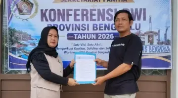Arun Tugiran Ambil Formulir Pendaftaran Bakal Calon Ketua PWI Provinsi Bengkulu untuk Iyud Dwi Mursito