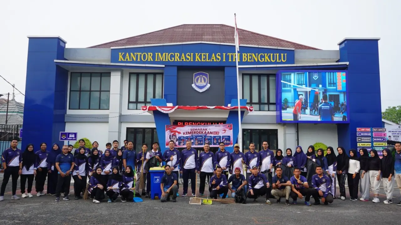 Semarak Kemerdekaan HUT ke-81 RI, Imigrasi Bengkulu Gelar Aksi Bersih Kemerdekaan