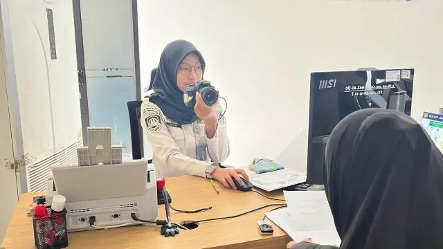 Proses pembuatan paspor di Kantor Imigrasi Bengkulu