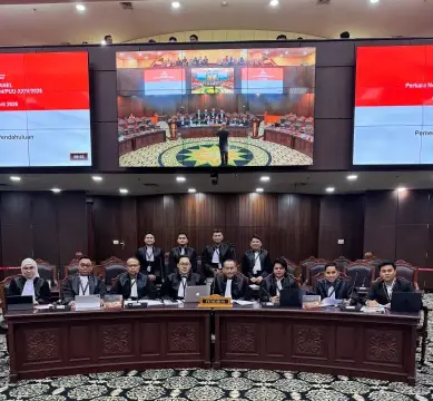 Dari Desa Padang Bindu ke Ruang Sidang MK, Kisah Ilham Menembus Batas