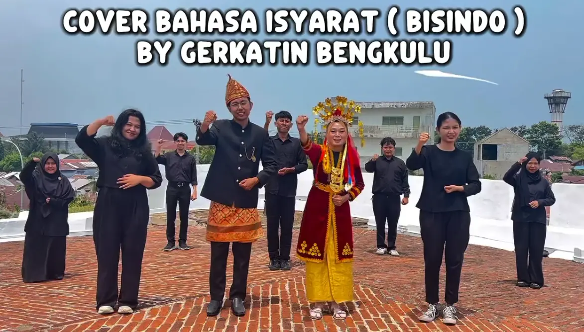 GERKATIN Nyanyikan Mars Kota Bengkulu Pakai Bahasa Isyarat