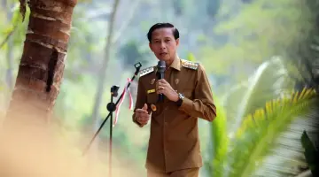 Bupati Kaur H. Gusril Pausi