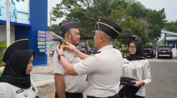 Apel Pagi Kanim Bengkulu, Kakanim Sematkan Kenaikan Pangkat Pegawai
