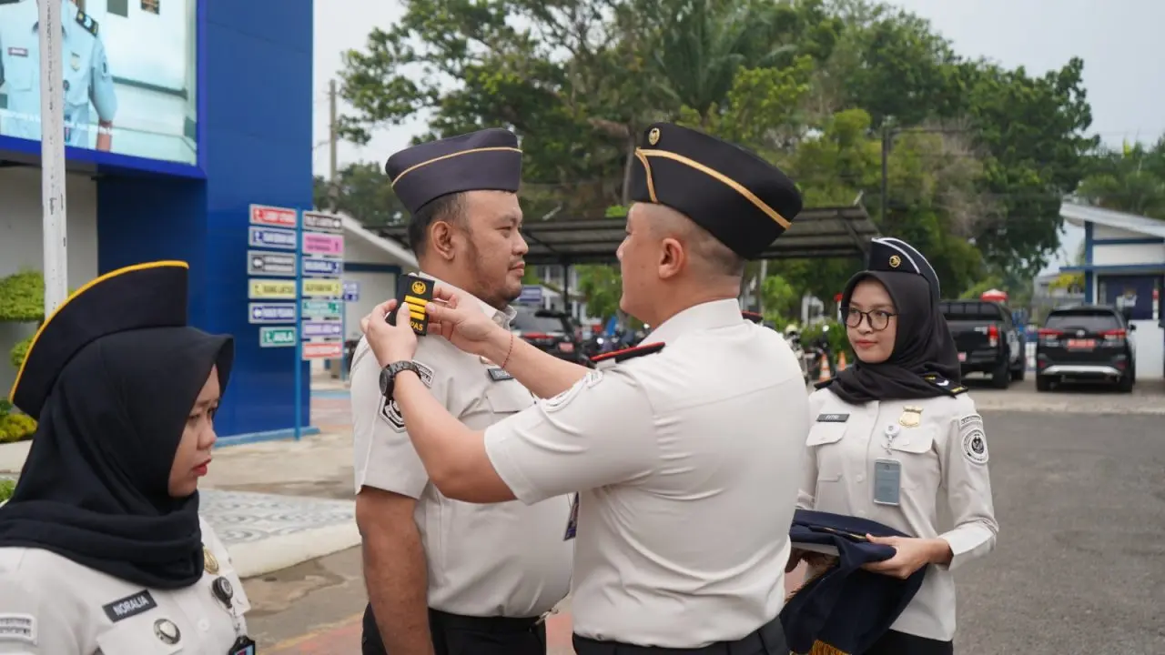 Apel Pagi Kanim Bengkulu, Kakanim Sematkan Kenaikan Pangkat Pegawai