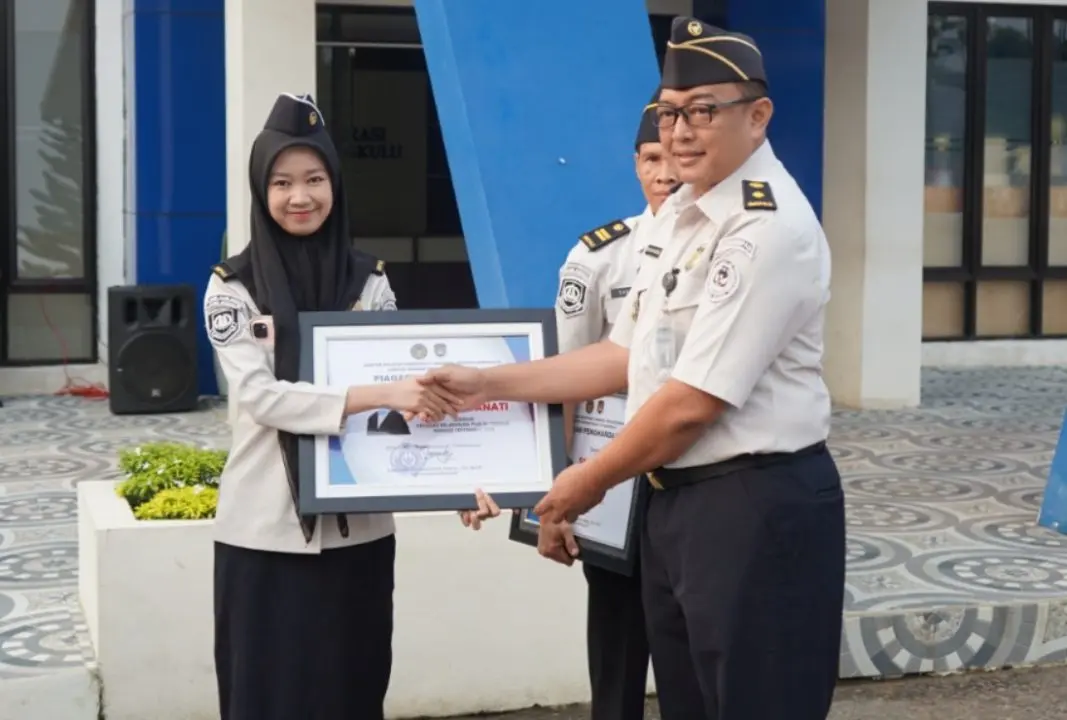 Apel Pagi Perkuat Disiplin dan Apresiasi Kinerja Pegawai, Imigrasi Bengkulu Berikan Penghargaan