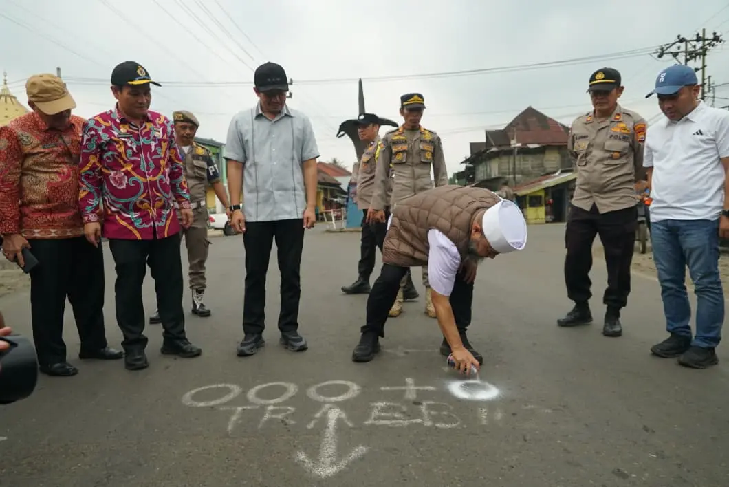 Gubernur Helmi Hasan Resmikan Titik Nol Jalan Simpang 4 Gunung Selan–Lais