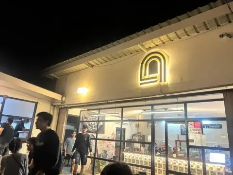 Tampak Depan Kafe Koridor di Kota Bengkulu (Sumber: Dokumentasi Pribadi)