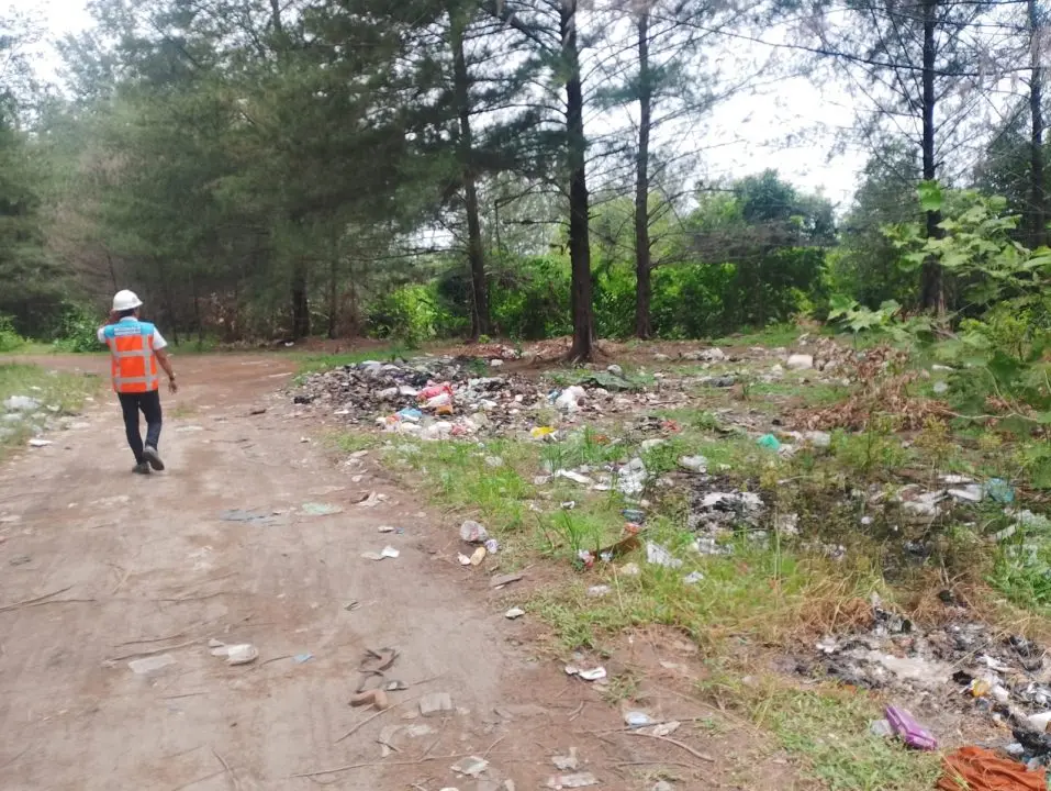 Sampah Menumpuk di Jalan Pelabuhan Pulau Baai, Pelindo Ajak Warga Jaga Kebersihan